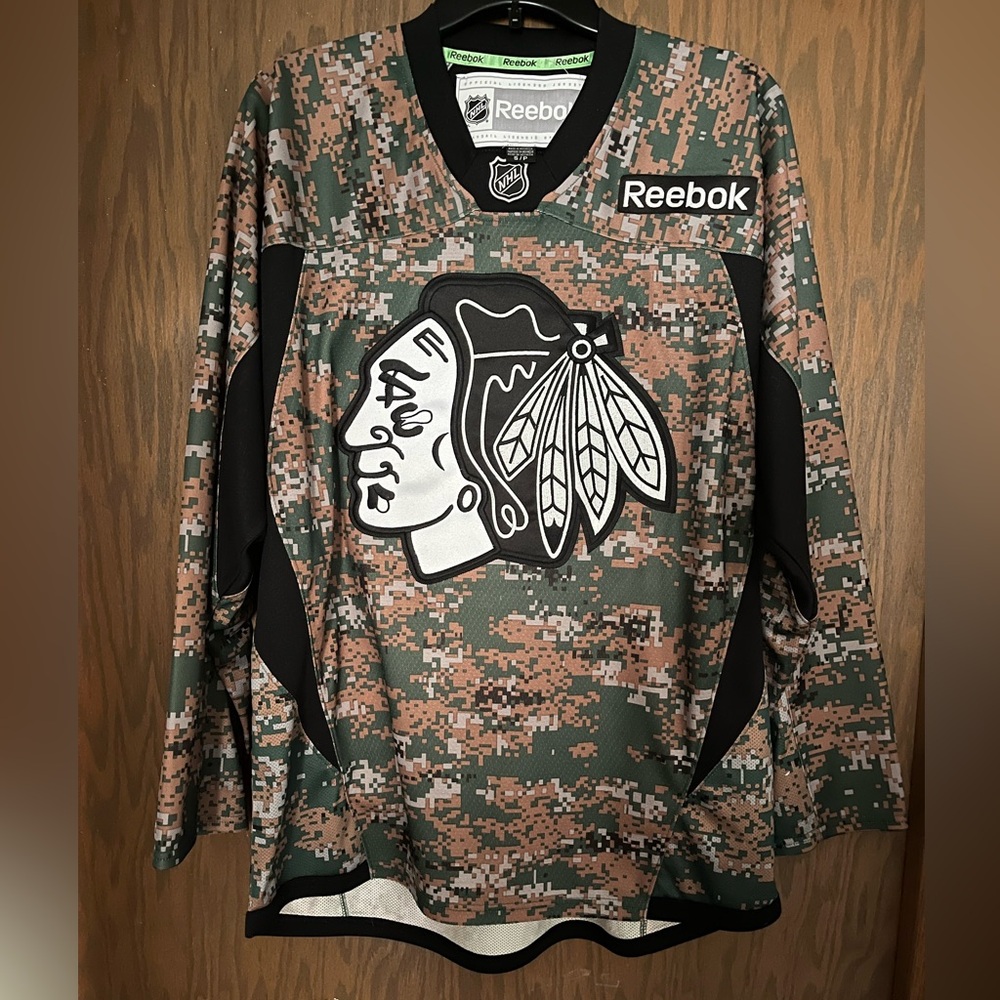 Chicago Blackhawks Reebok Camo Hockey Jersey Official Licensed Never Worn-New